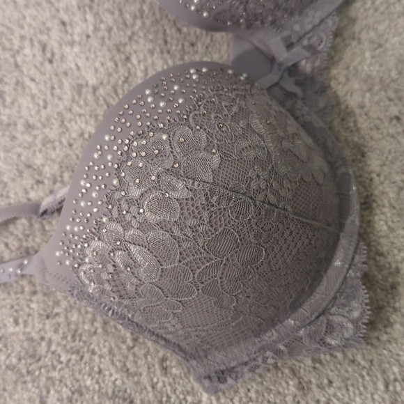 Victoria's secret push up bra 34C - Picture 3 of 5
